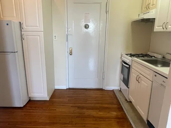 125 Kenilworth Pl Floor 2, Brooklyn, NY 11210