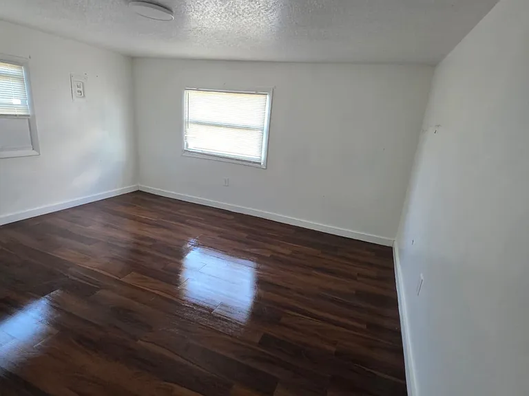 615 Clearlake Rd #B — Photo 4