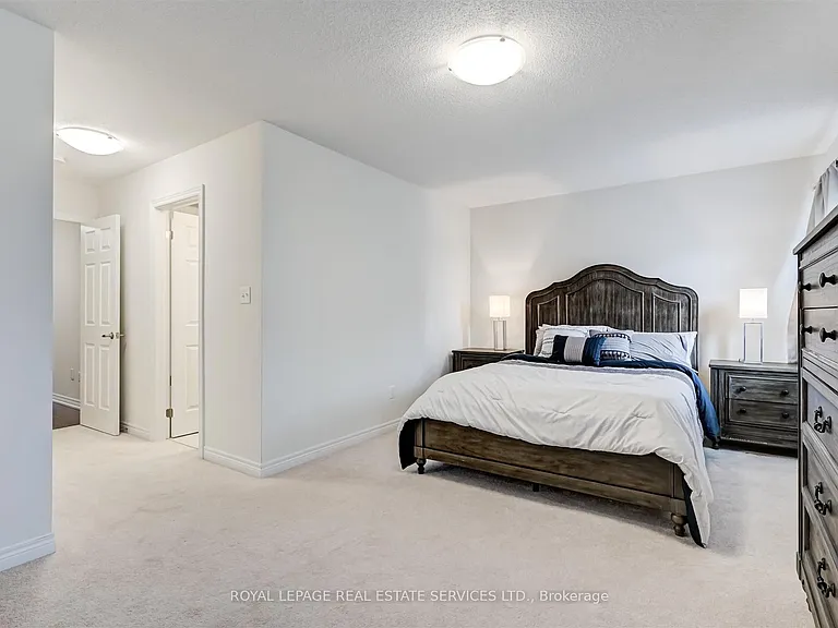27 Erinview Ter — Photo 13
