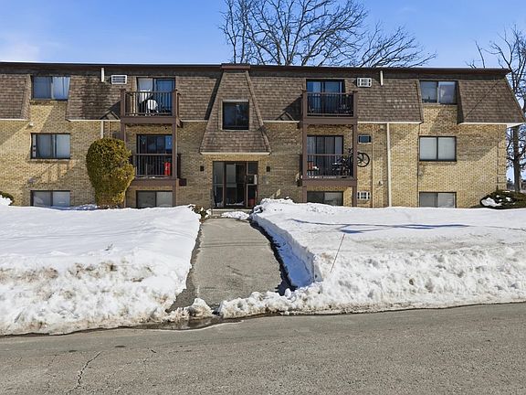 2nd image of 13 Tiffany Road #12