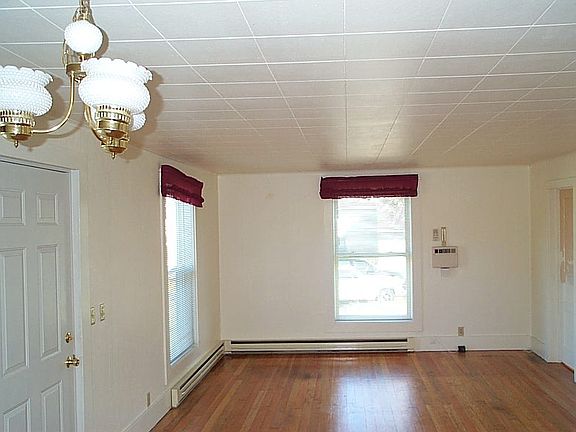 2nd image of 110 Dell Ave