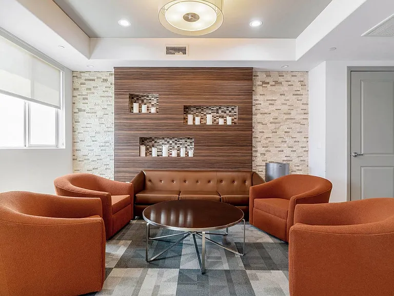The Adler Apartments — Photo 9