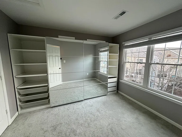 20200 Brookview Sq — Photo 12