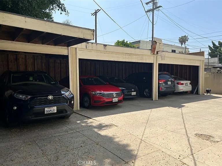 2710 Raymond Ave — Photo 19