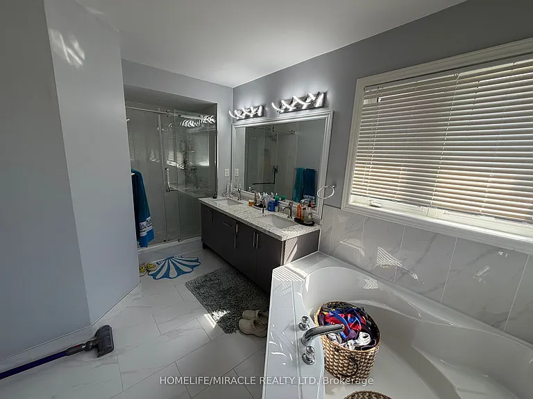 7549 Doverwood Dr — Photo 16