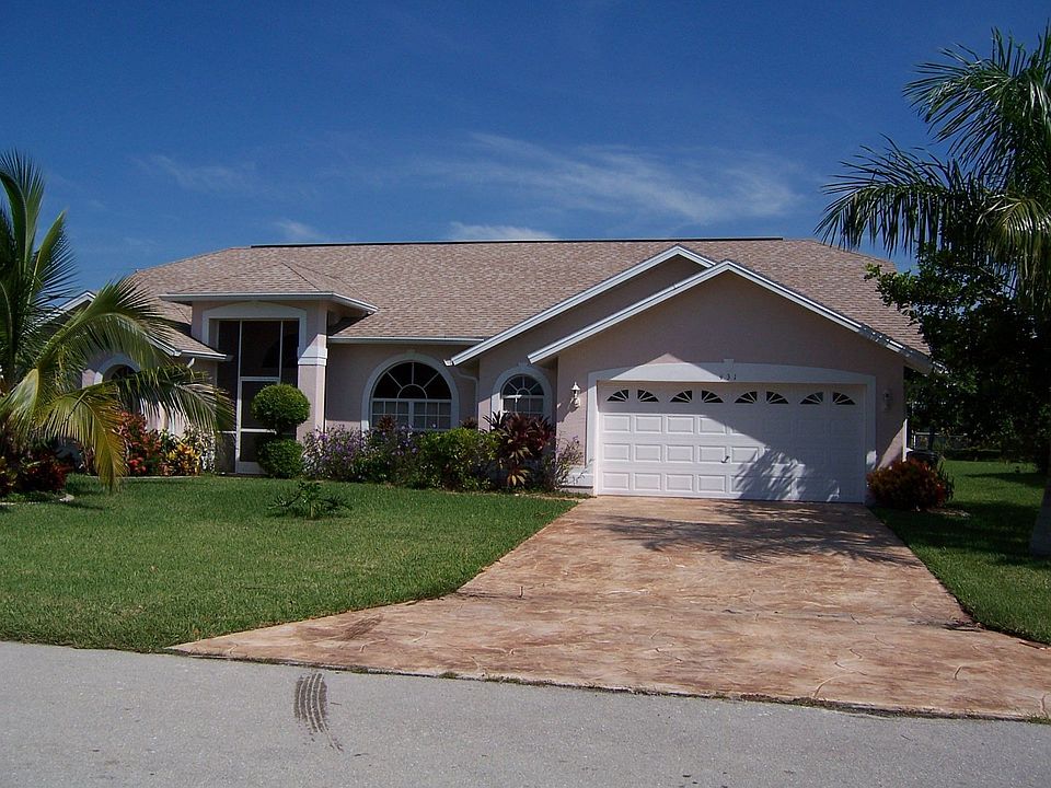 1st image of 431 SE 18th St