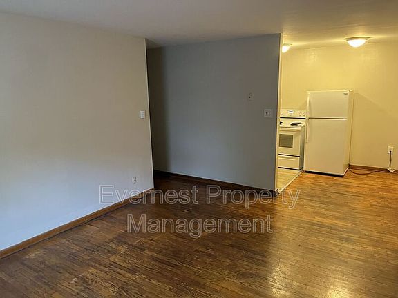 2nd image of 214 Randolph St APT 20