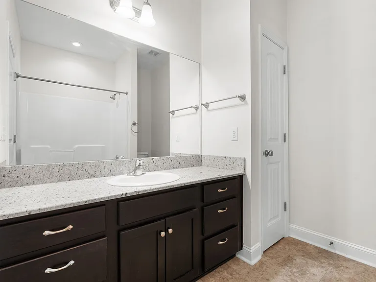 102 Ledbury Cv — Photo 18