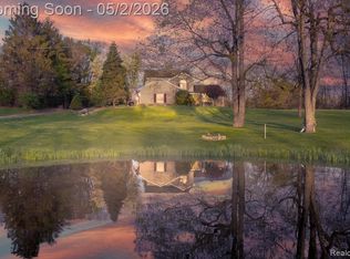 1160 S Garner Rd, Milford, MI 48380