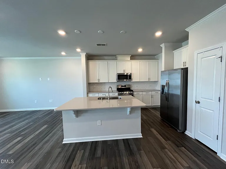 5047 Tura St — Photo 8