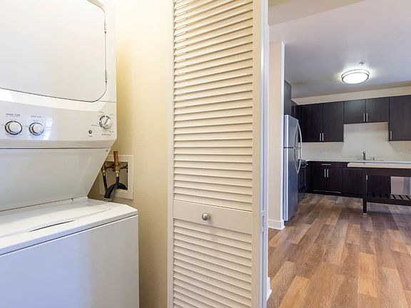 2nd image of 2849 Kelvin Ave #3