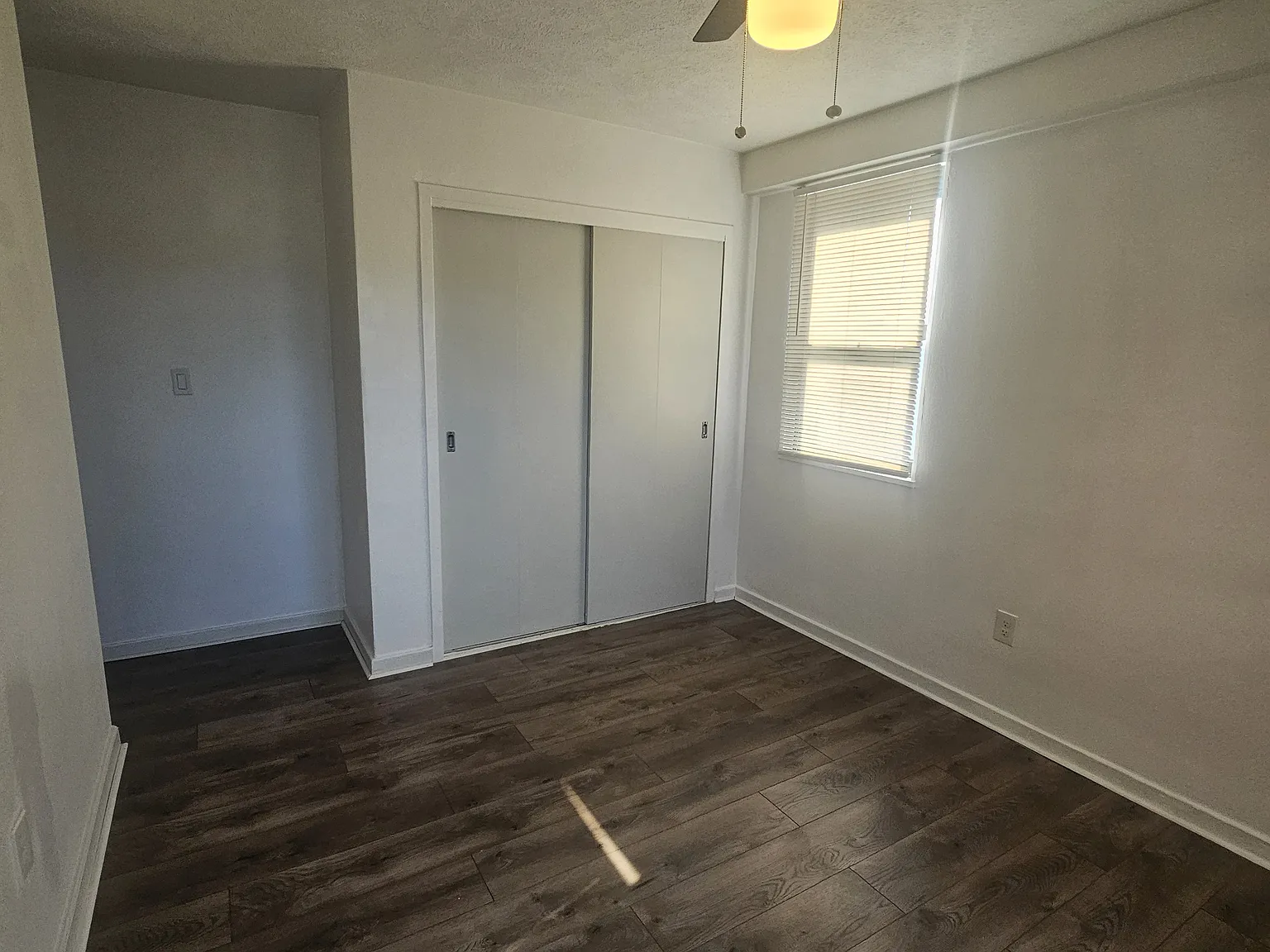 2 bed, 862 sqft, $1,600 — Photo 4