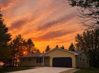 N8429 Schilt Rd, Belleville, WI 53508