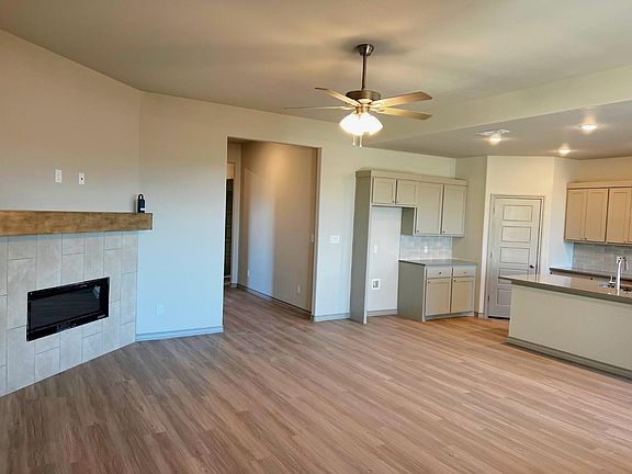 5th image of 603 E 13th St