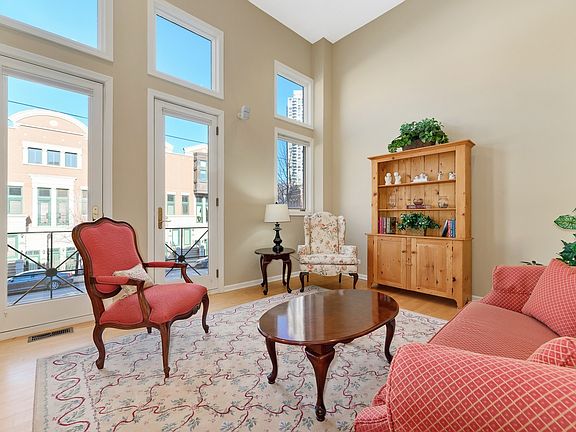 2nd image of 2020 N Lincoln Ave APT G
