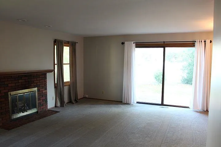 3 bed, 2.0 bath, 1317 sqft, $1,500 — Photo 4