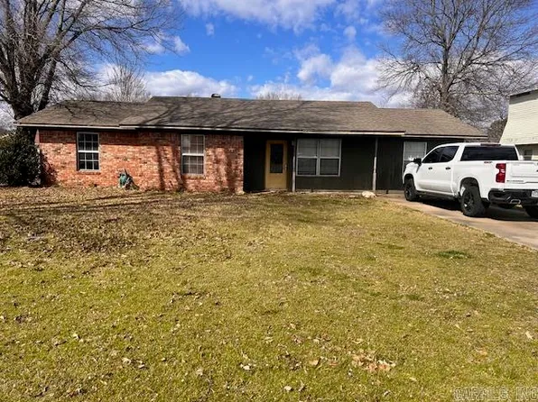 1220 W 16th St, Dewitt, AR 72042