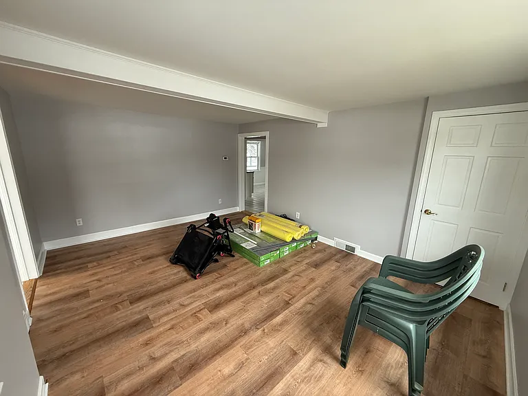 196 Clover St #1 — Photo 9
