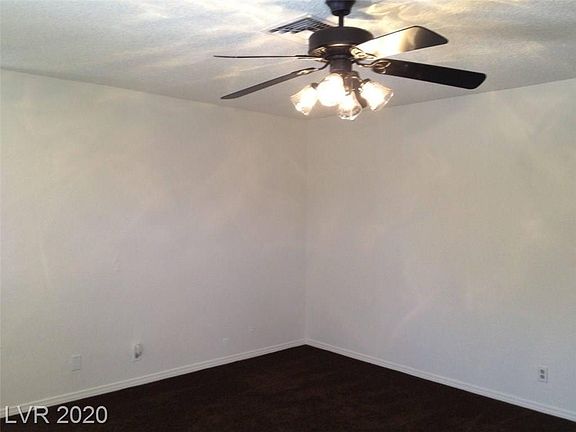 3rd image of 6945 Mountain Meadow Ln