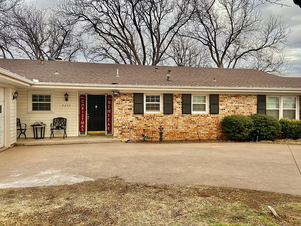 1st image of 2233 Woodridge Dr