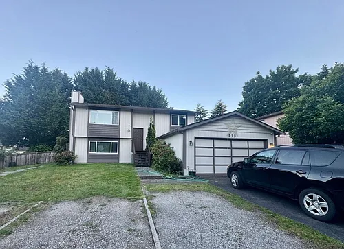 916 207th Pl SE Photo 1