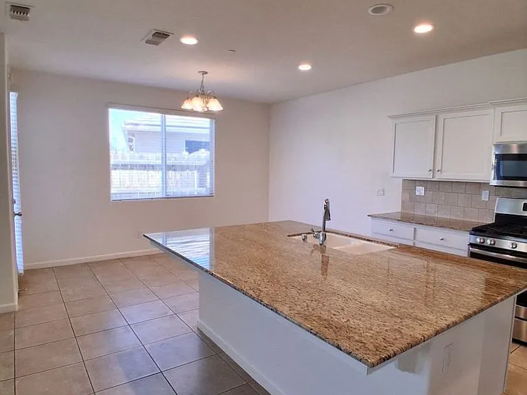 3813 Griffith Ave — Photo 5