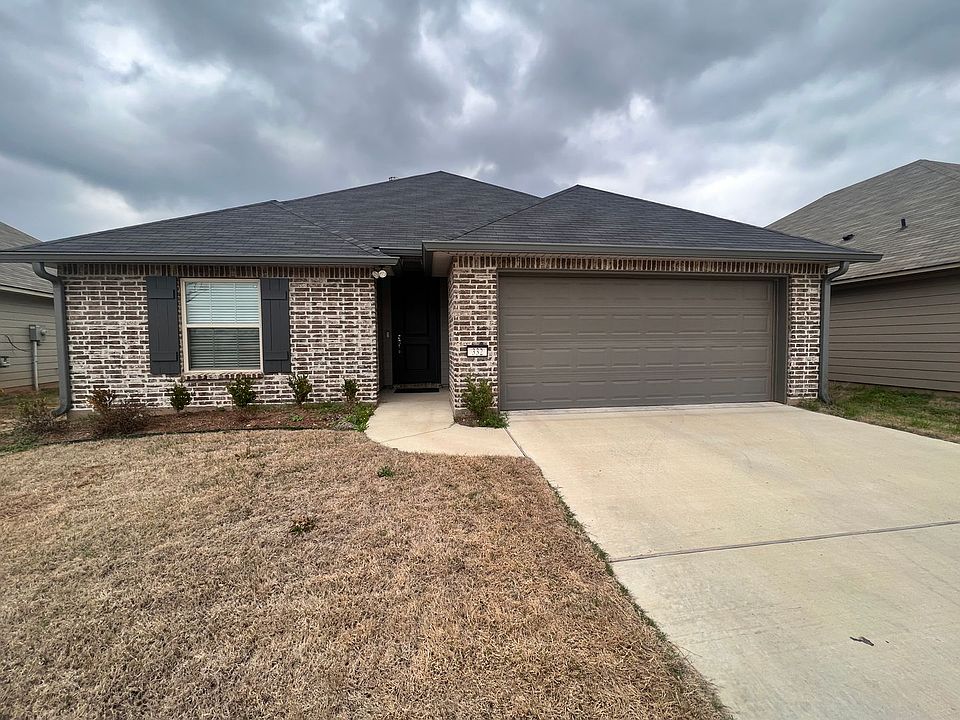 1st image of 332 Ouachita Ln