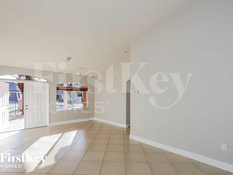 3124 SW 142nd Pl — Photo 3