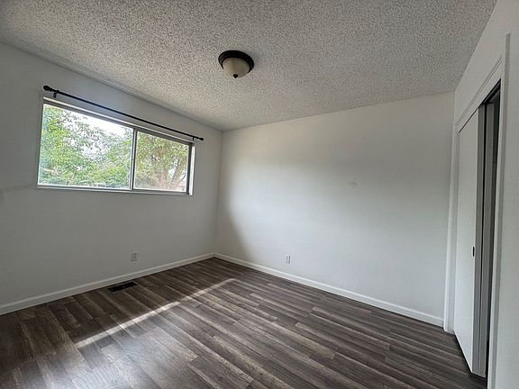 2nd image of 1002 Avenida Manana