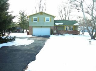 122 Meadow Dr SW, Pataskala, OH 43062