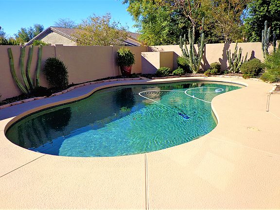 Pebble Sheen Pool
