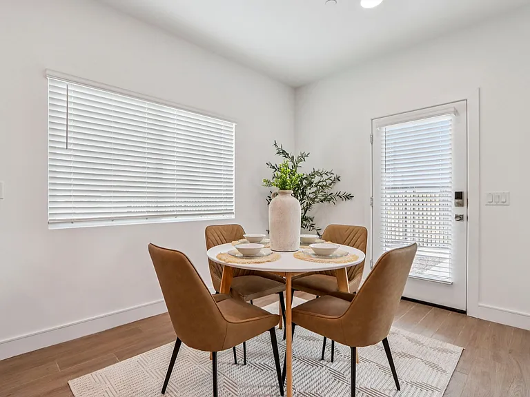 Elevate at Red Mountain Townhomes — Photo 9