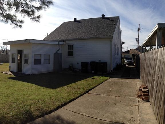 2nd image of 883 Pontalba St