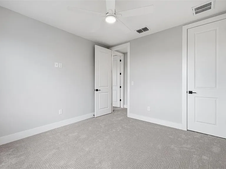 4208 W Carmen St #D — Photo 27
