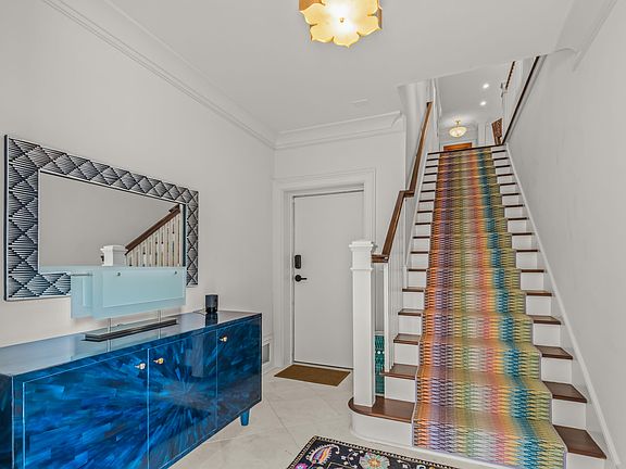 4th image of 31 Smith St #201