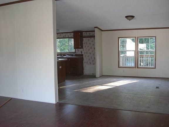 2nd image of 2801 Oakwood Ave