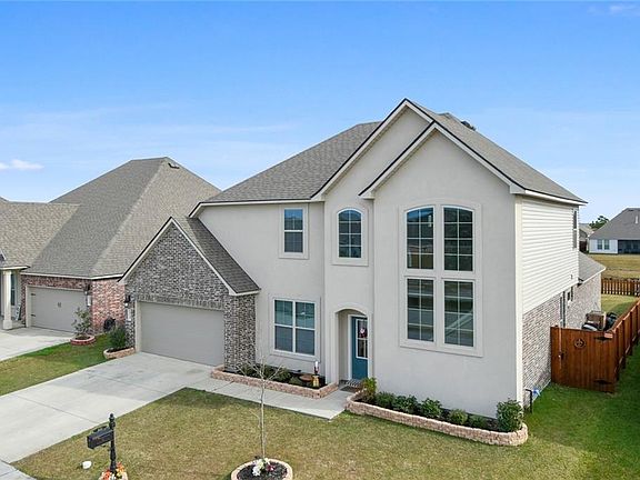 2nd image of 424 Lakeshore Village Dr E