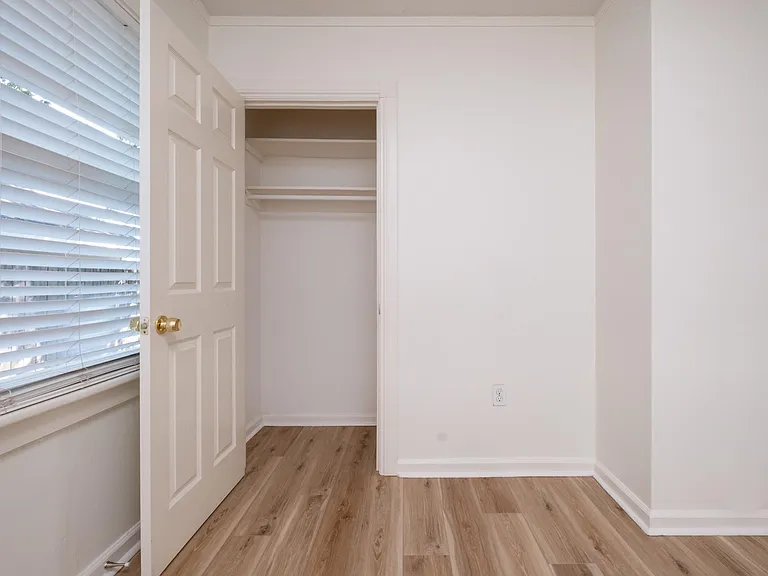 1808 Iris St — Photo 20