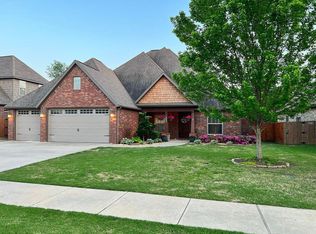 1803 Hayfield Ave, Bentonville, AR 72713