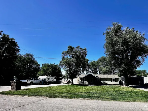 5112 Murray Rd, Manhattan, KS 66503