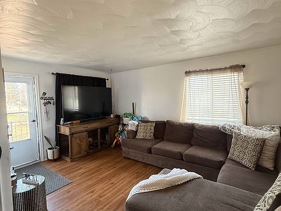 2nd image of 1305 Farmridge Ave