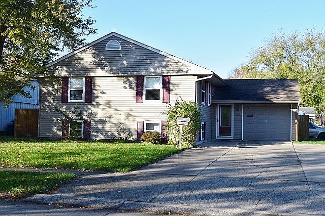 1st image of 10 Chesapeake Ct