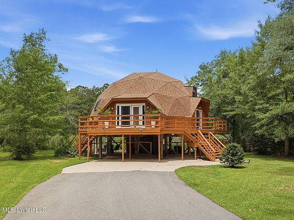 2nd image of 9017 W Simmons Cir