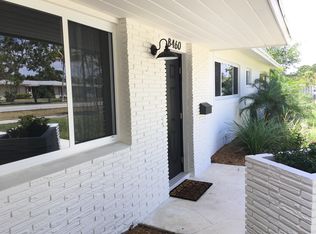 8460 SW 152nd St, Palmetto Bay, FL 33157