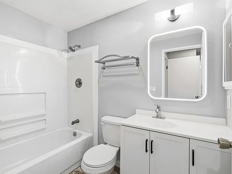 3408 I St NE #L103 — Photo 8