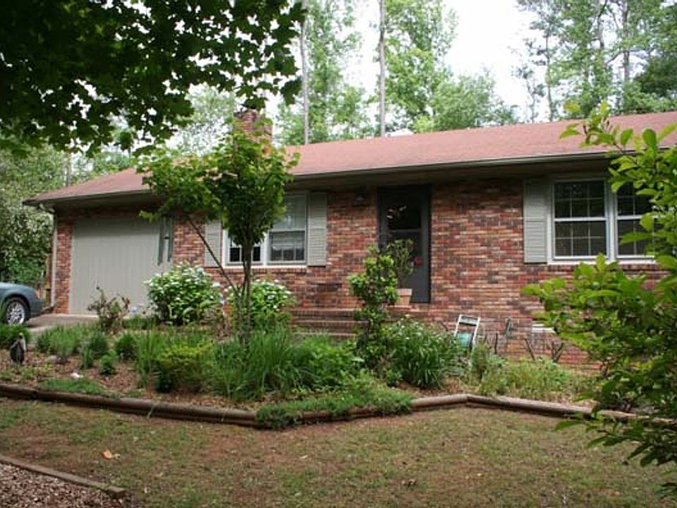1st image of 245 Rocky Dr