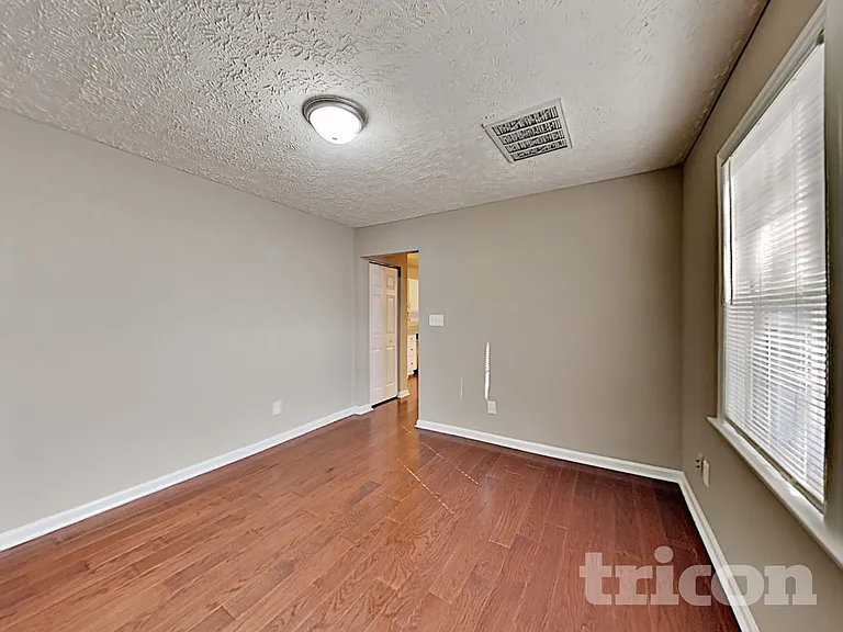 3328 Neptune Dr — Photo 13