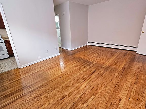 3rd image of 415 Kearny Ave APT 6B