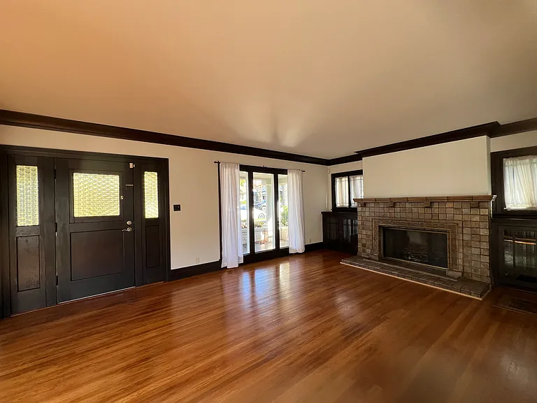 1615 Lyndon St — Photo 10