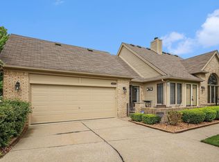 16825 Crystal Dr, Macomb, MI 48042